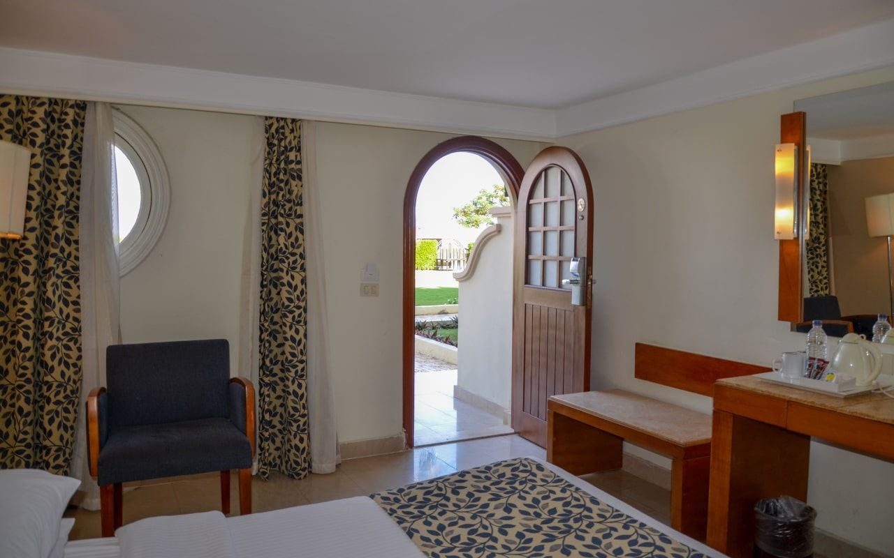 rooms-standard-garden-view