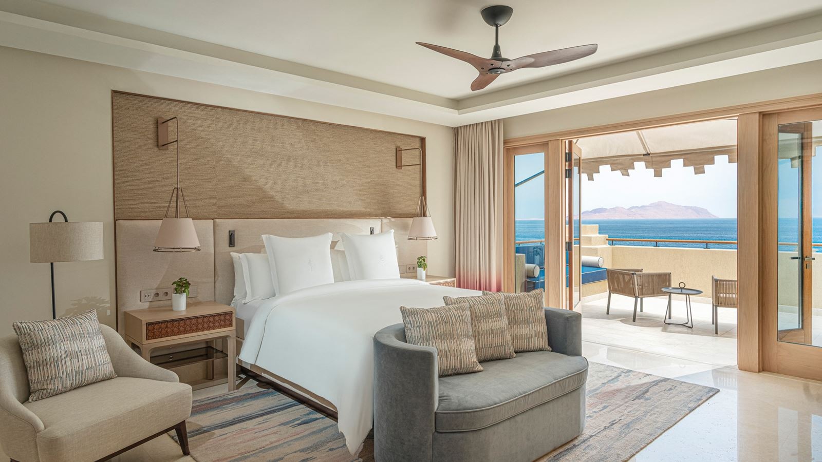 rooms-four-seasons-suite