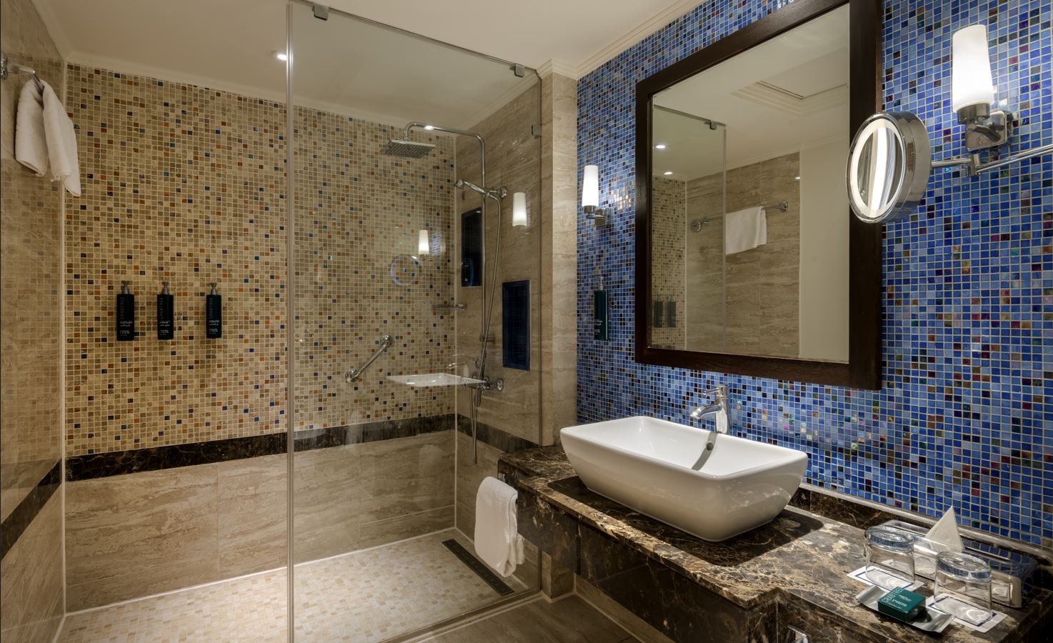 rooms-deluxe-partial-sea-view