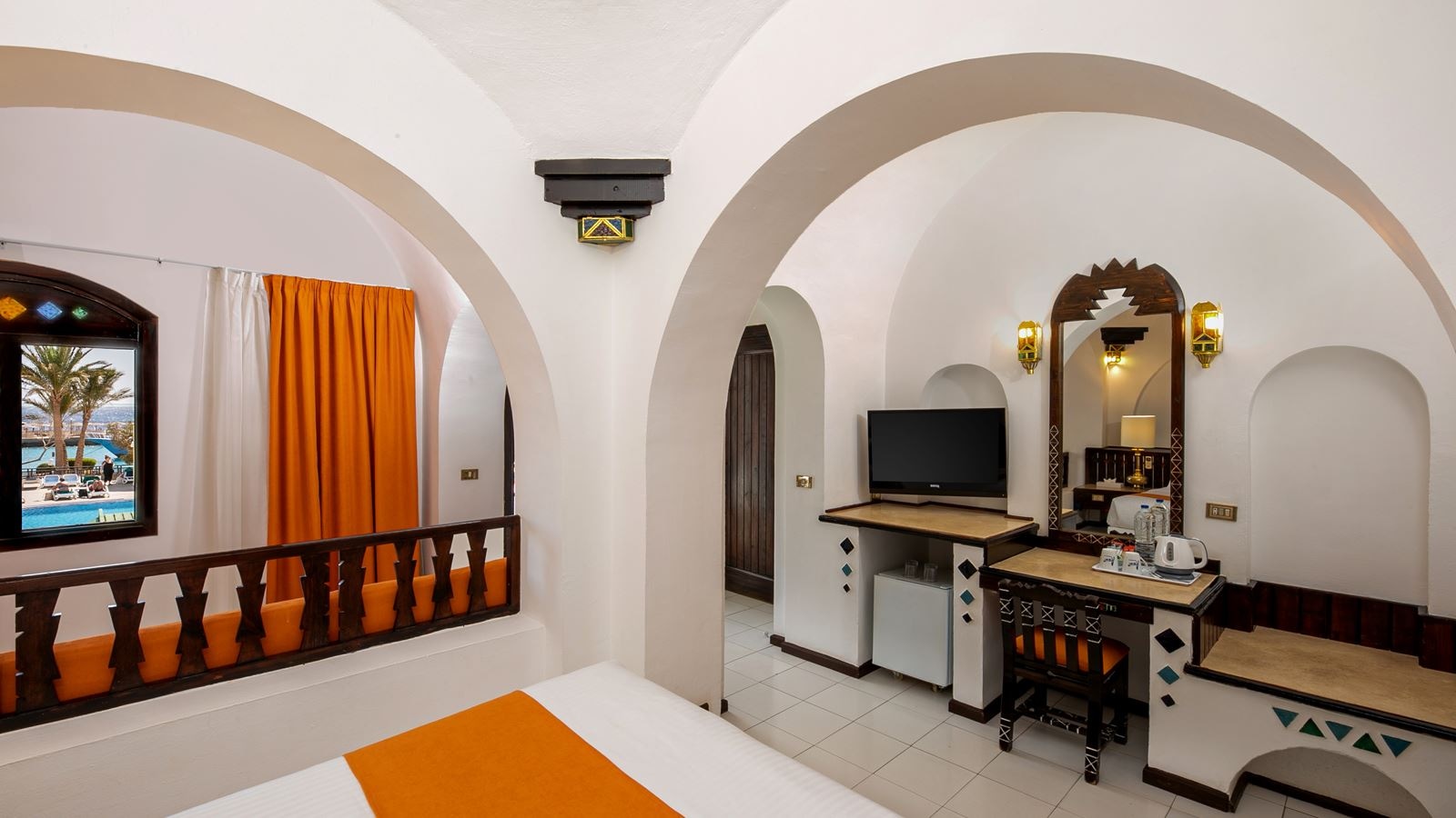 rooms-room-standard-pool-view-or-garden-view