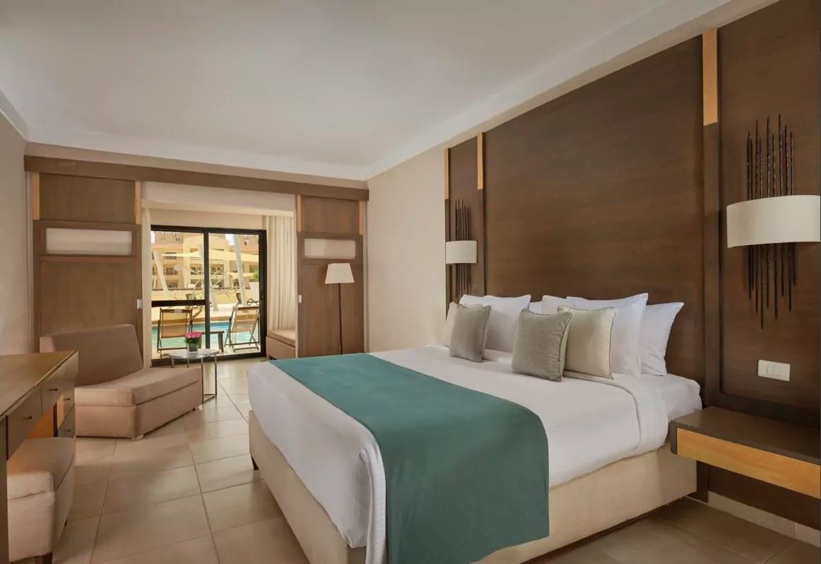 rooms-family-swim-up-room