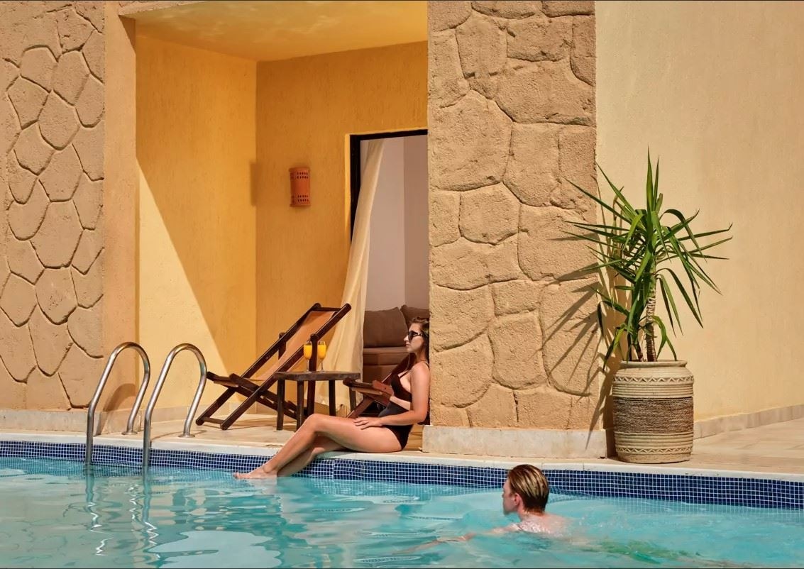 rooms-family-swim-up-room