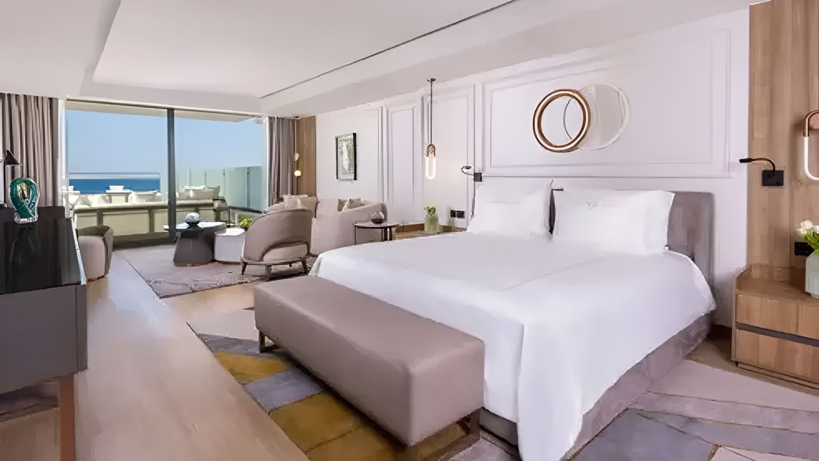 rooms-queen-suite-beach-side