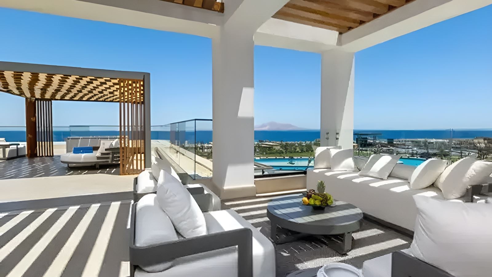 rooms-royal-suite-beach-side