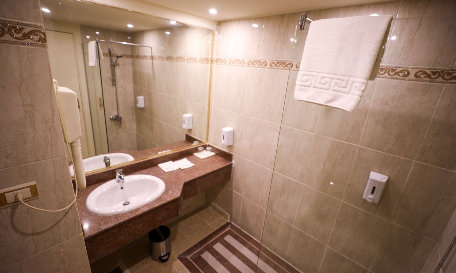 rooms-standard-rooms-french-window