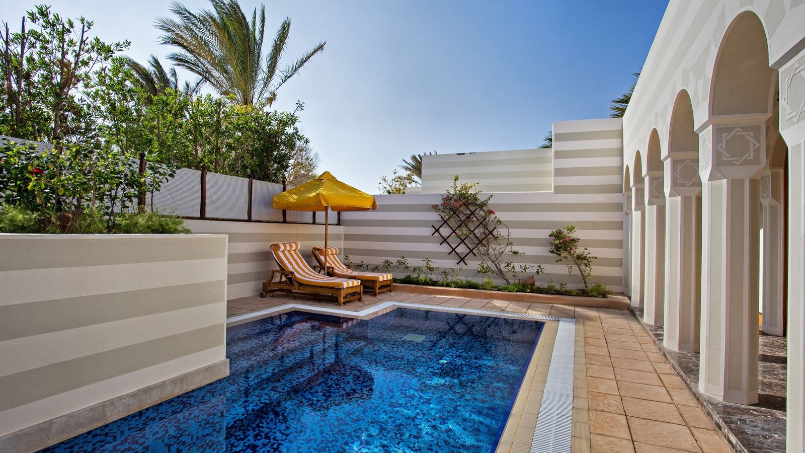 rooms-grand-suite-with-private-pool