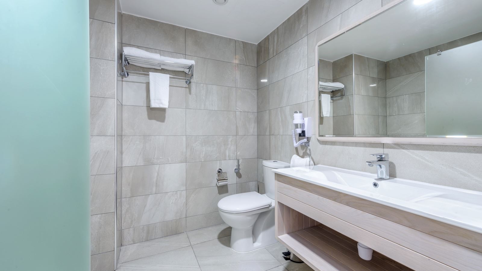 rooms-singleuse-standard-room-balcony