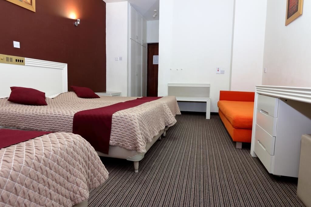 rooms-triple-standard-room