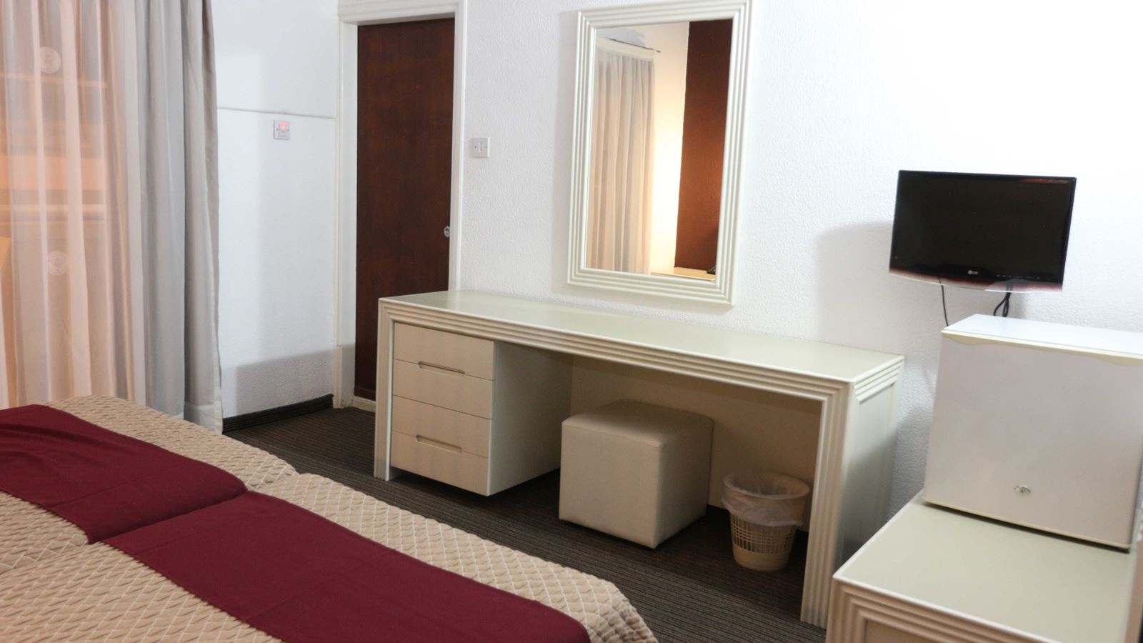 rooms-twin-standard-room