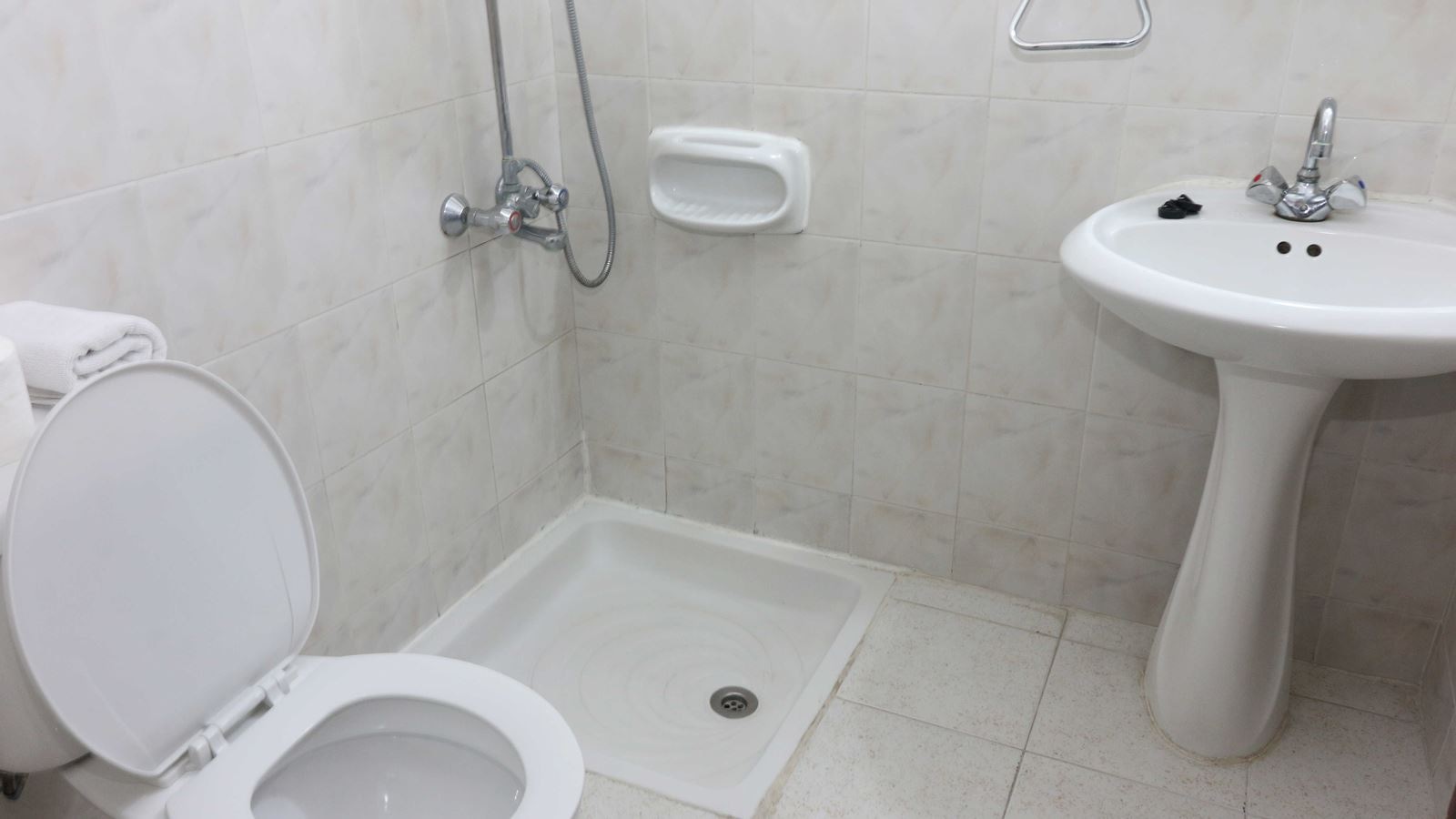 rooms-twin-standard-room