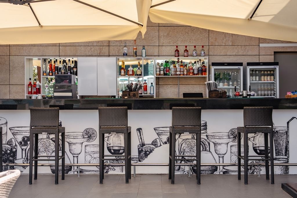 bars-mantera-pool-bar