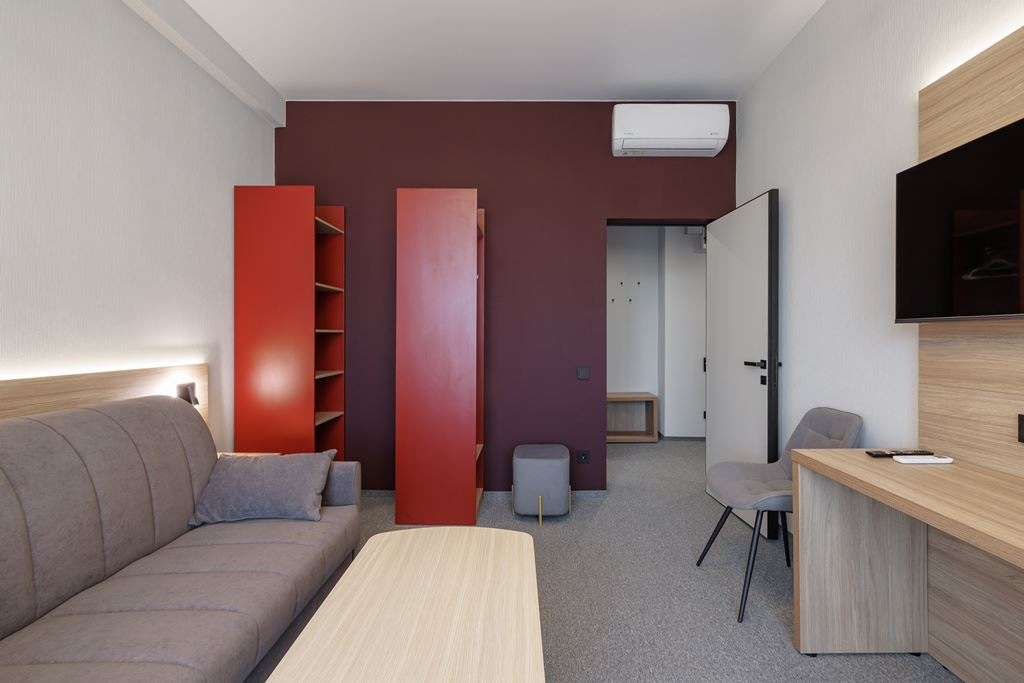 rooms-luxe-with-balkony