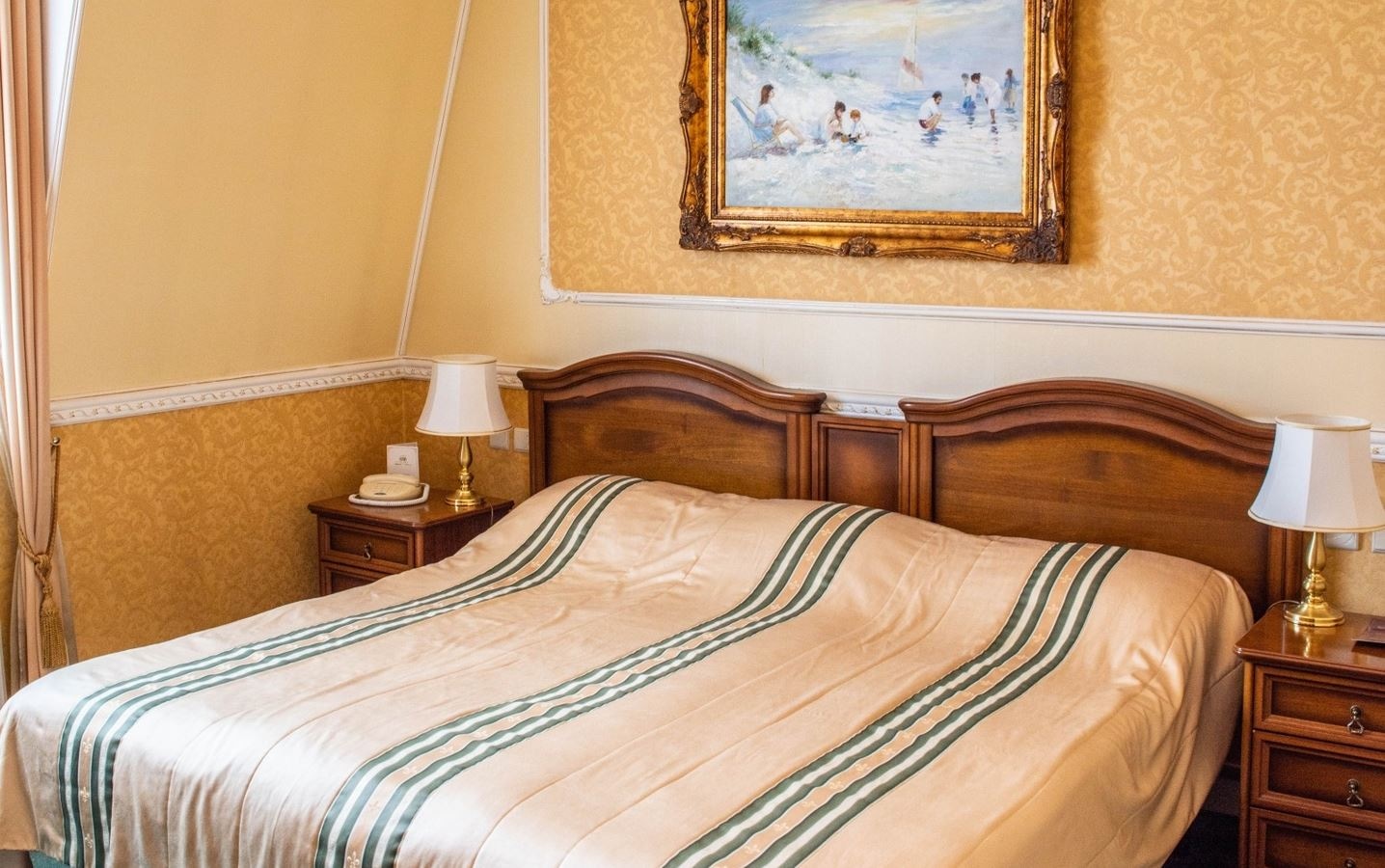 rooms-номер-1ой-категории-с-видом-на-море