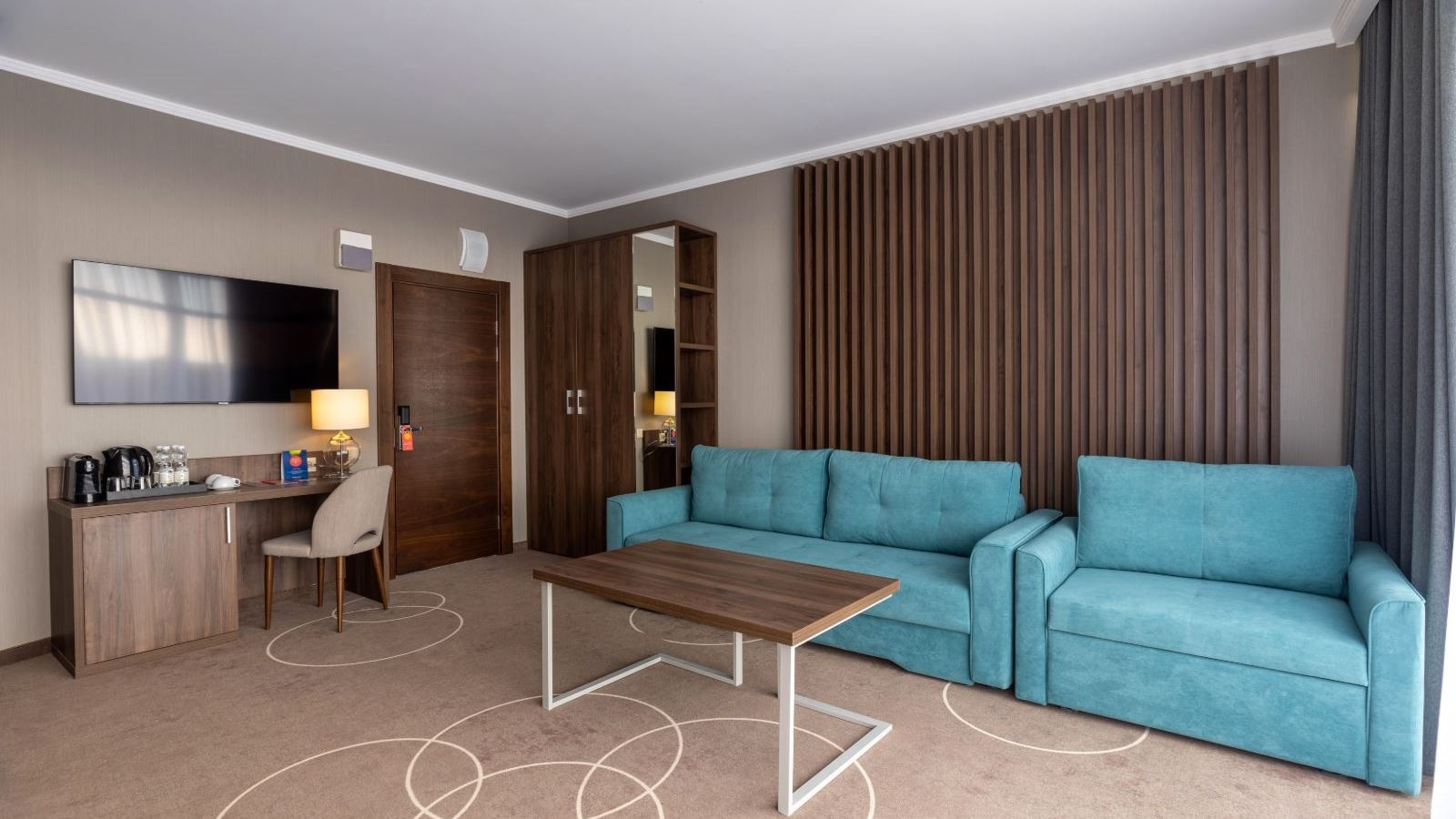 rooms-family-room-standard