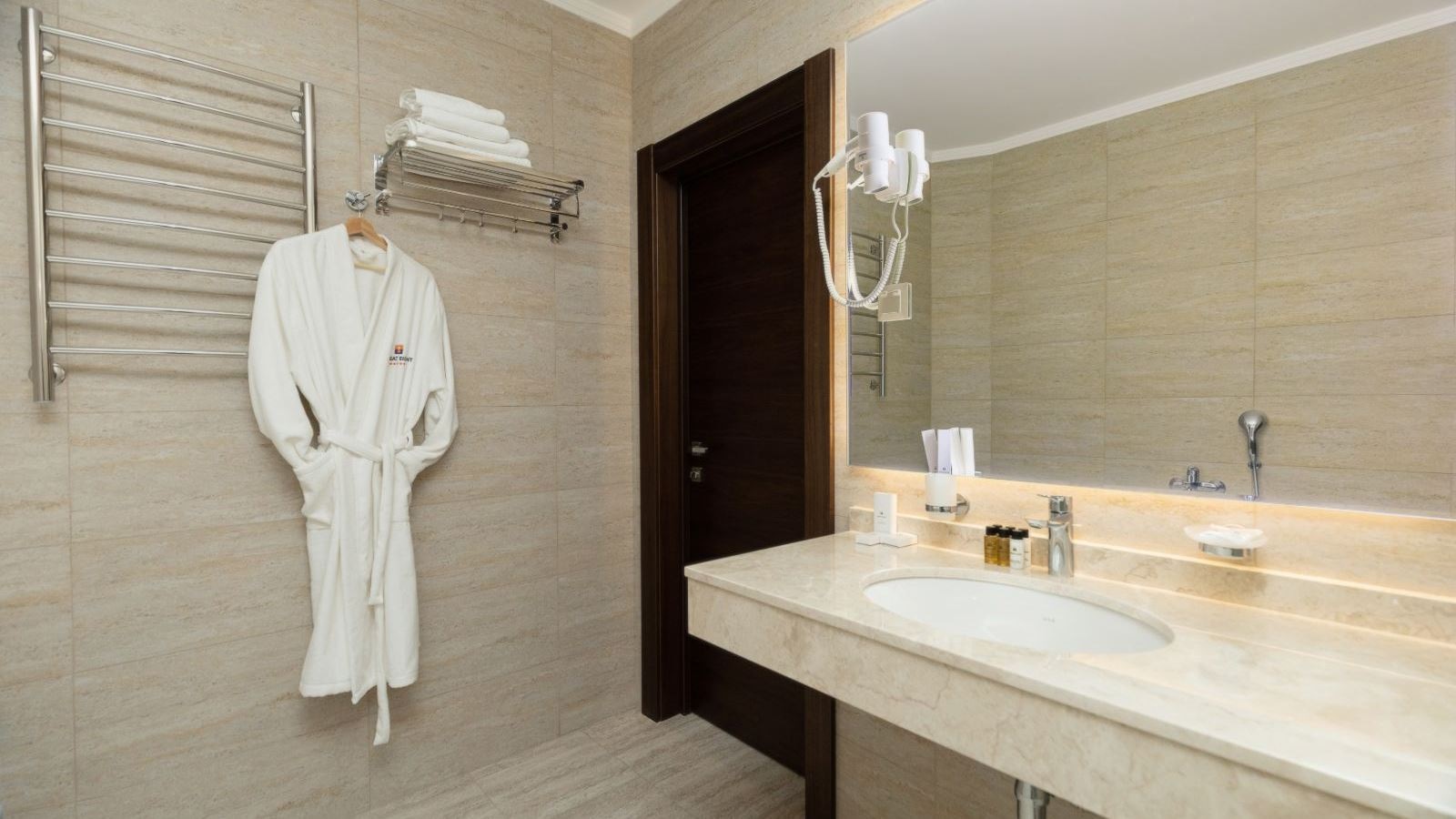 rooms-family-room-standard