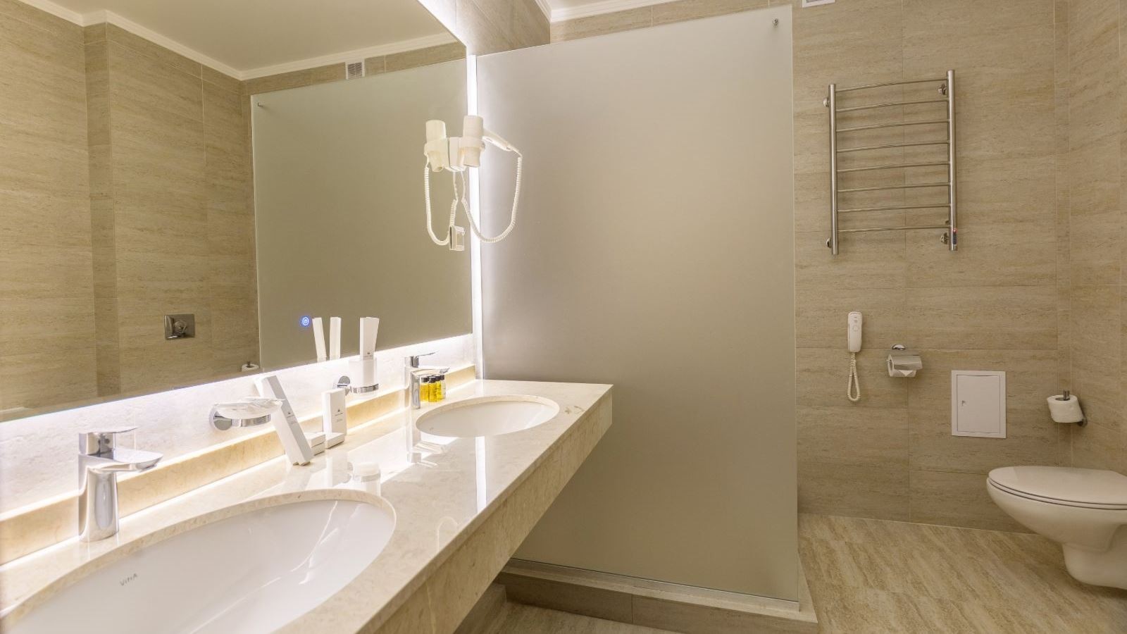 rooms-suite-junior-double