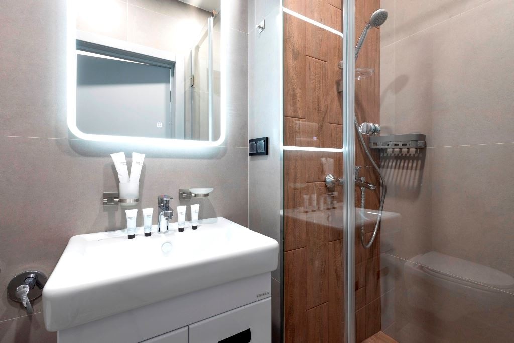 rooms-economy-litehttpscontentodeontourscomaccommodationinfosheetgetupdateinfosheet28395infosheetroom17llanguage1name