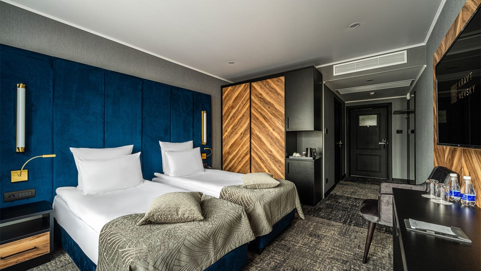 rooms-стандарт-с-одной-двуспальной-кроватью-с-двумя-односпальными