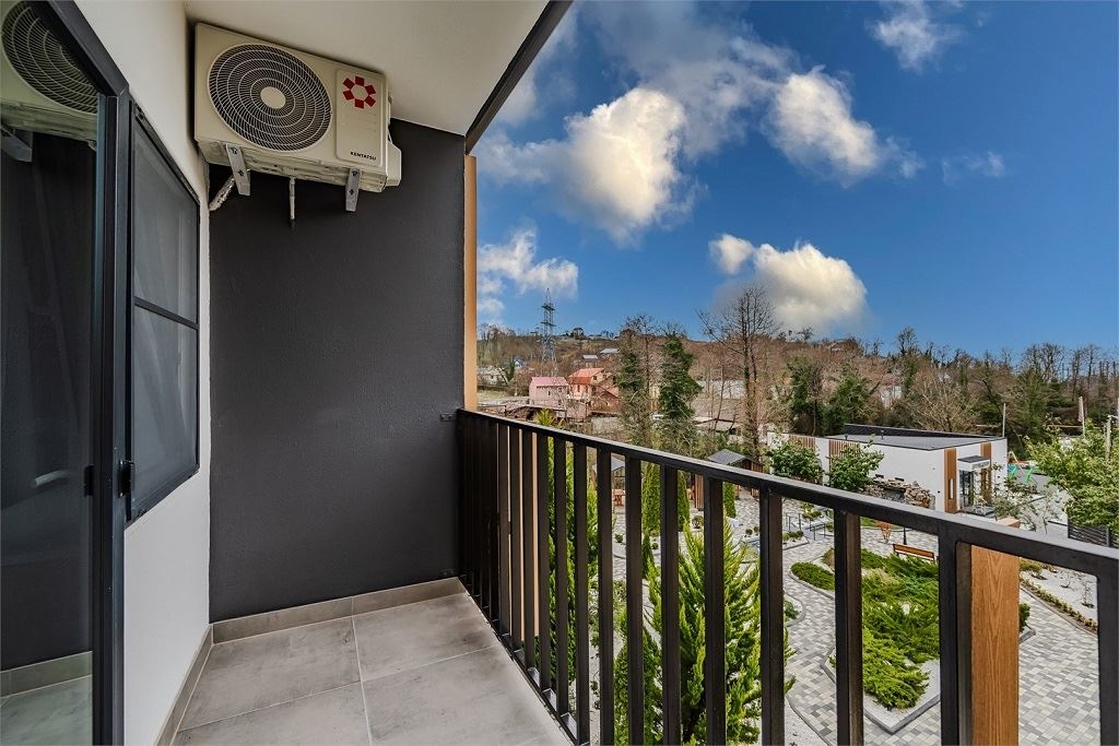 rooms-deluxe-with-balcomy