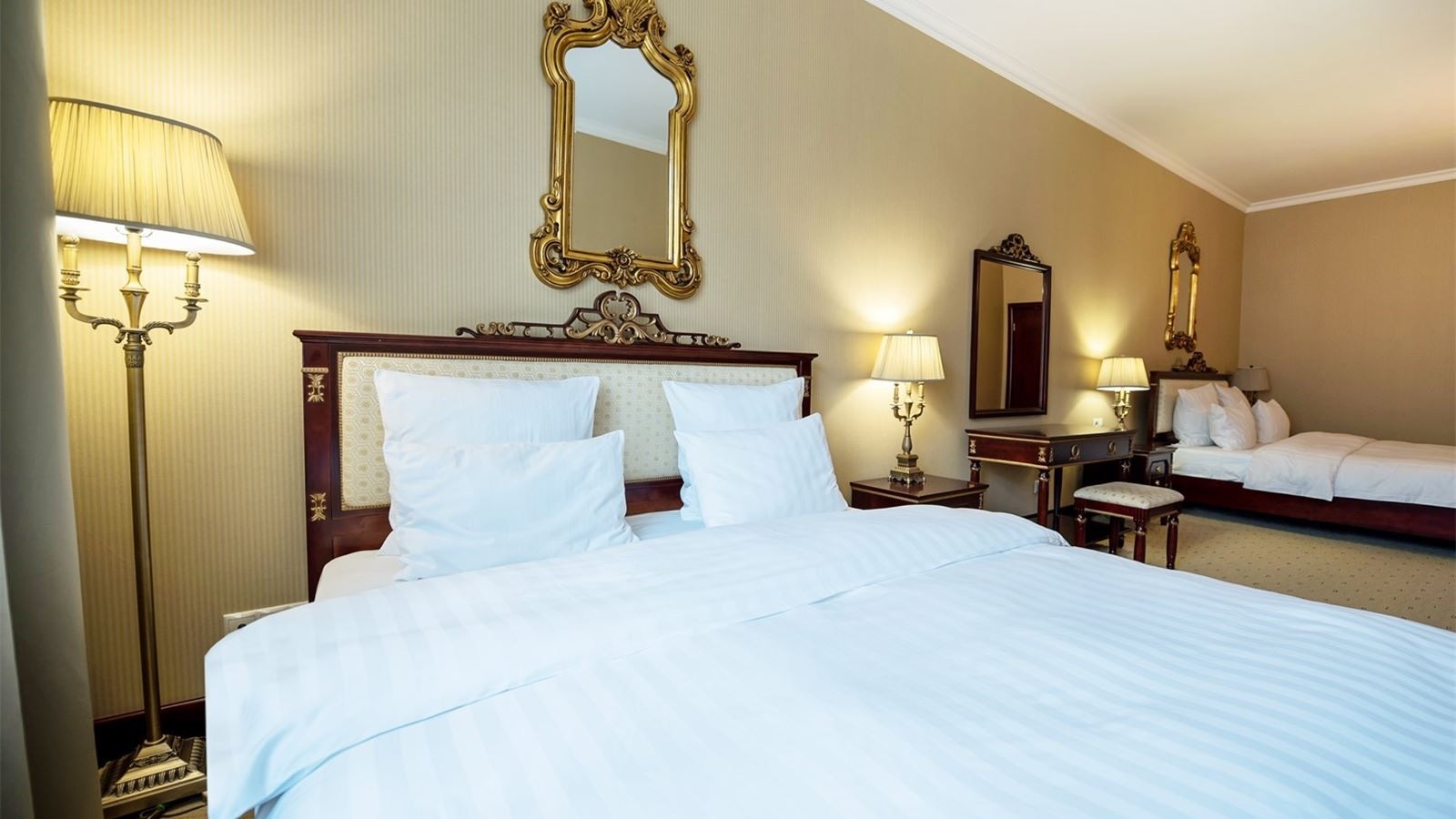 rooms-двухкомнатные-апартаменты-с-одной-спальней