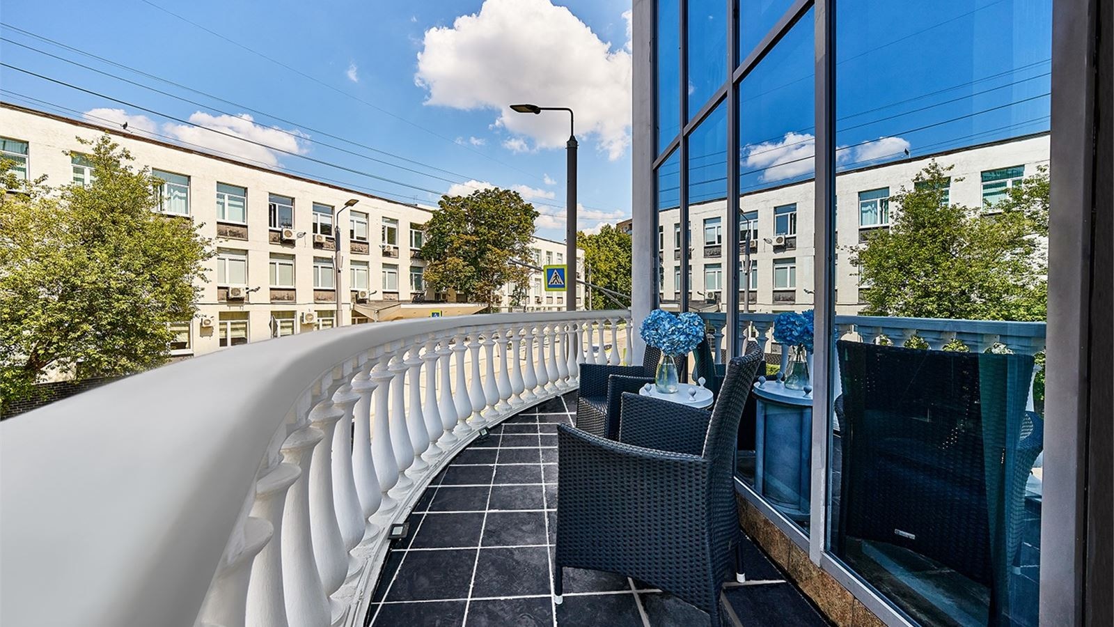 rooms-делюкс-с-балконом