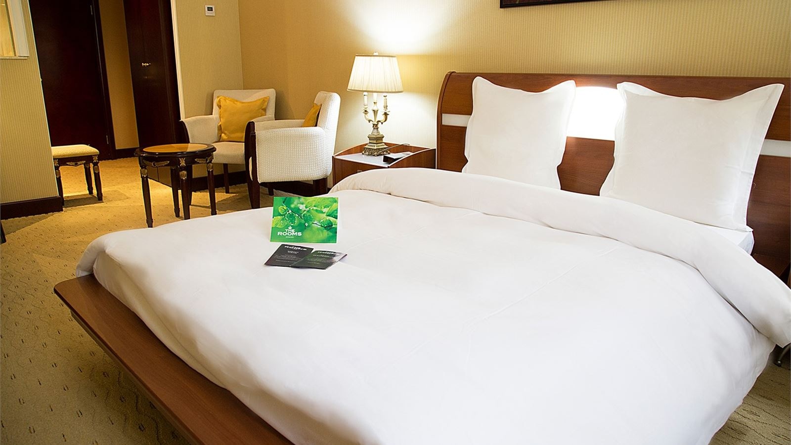 rooms-супериор-с-одной-двуспальной-кроватью