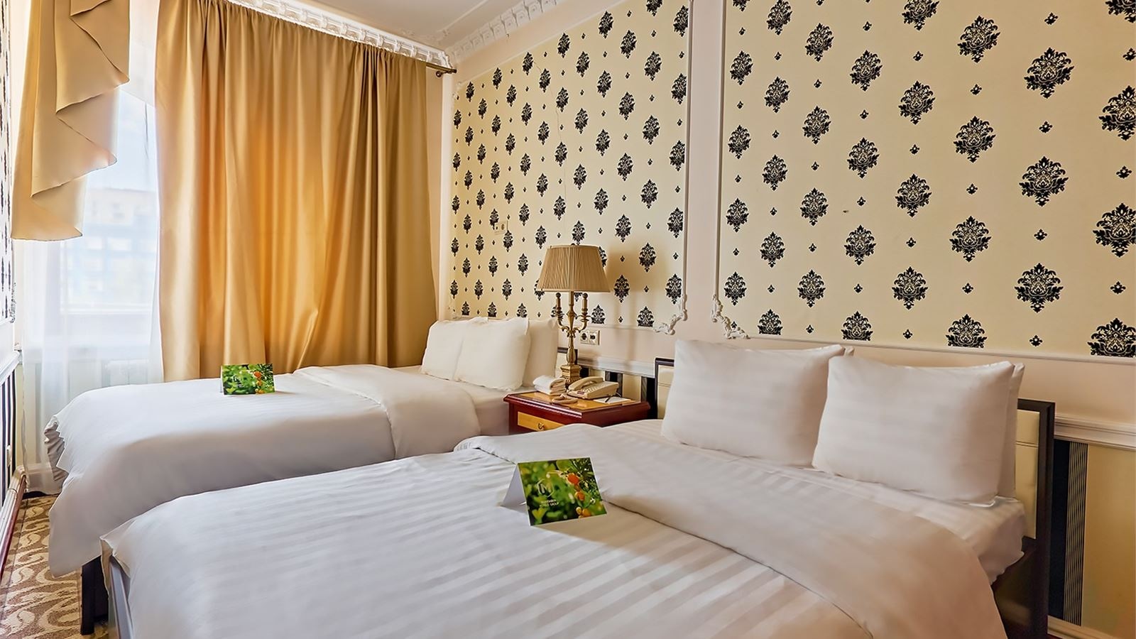 rooms-трехкомнатные-апартаменты-с-двумя-спальнями