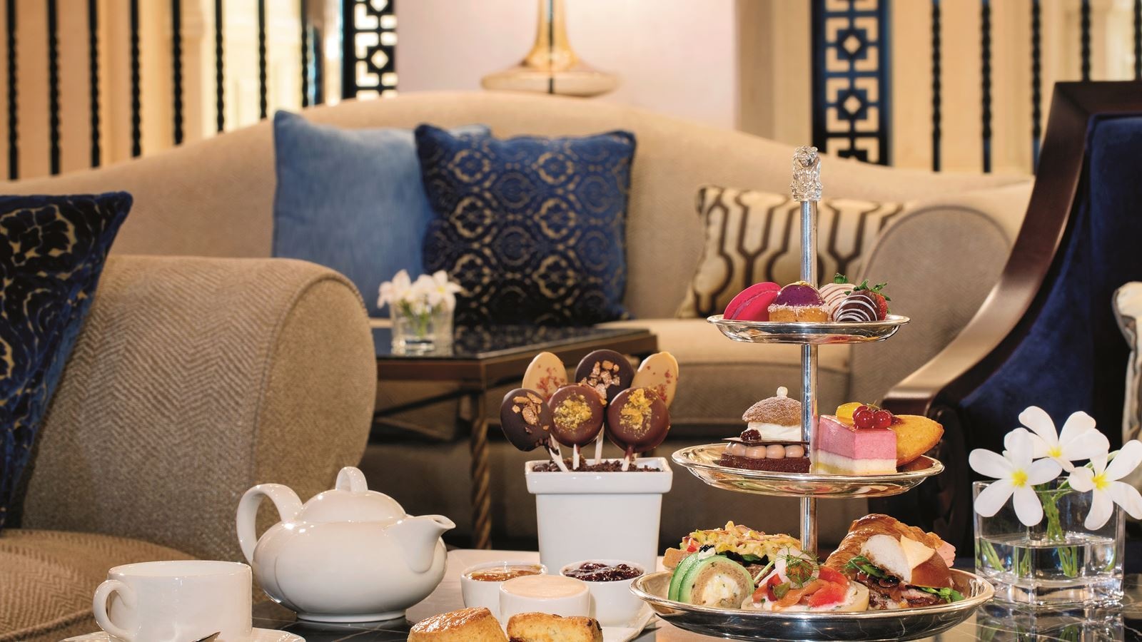 restaurants-the-lobby-lounge