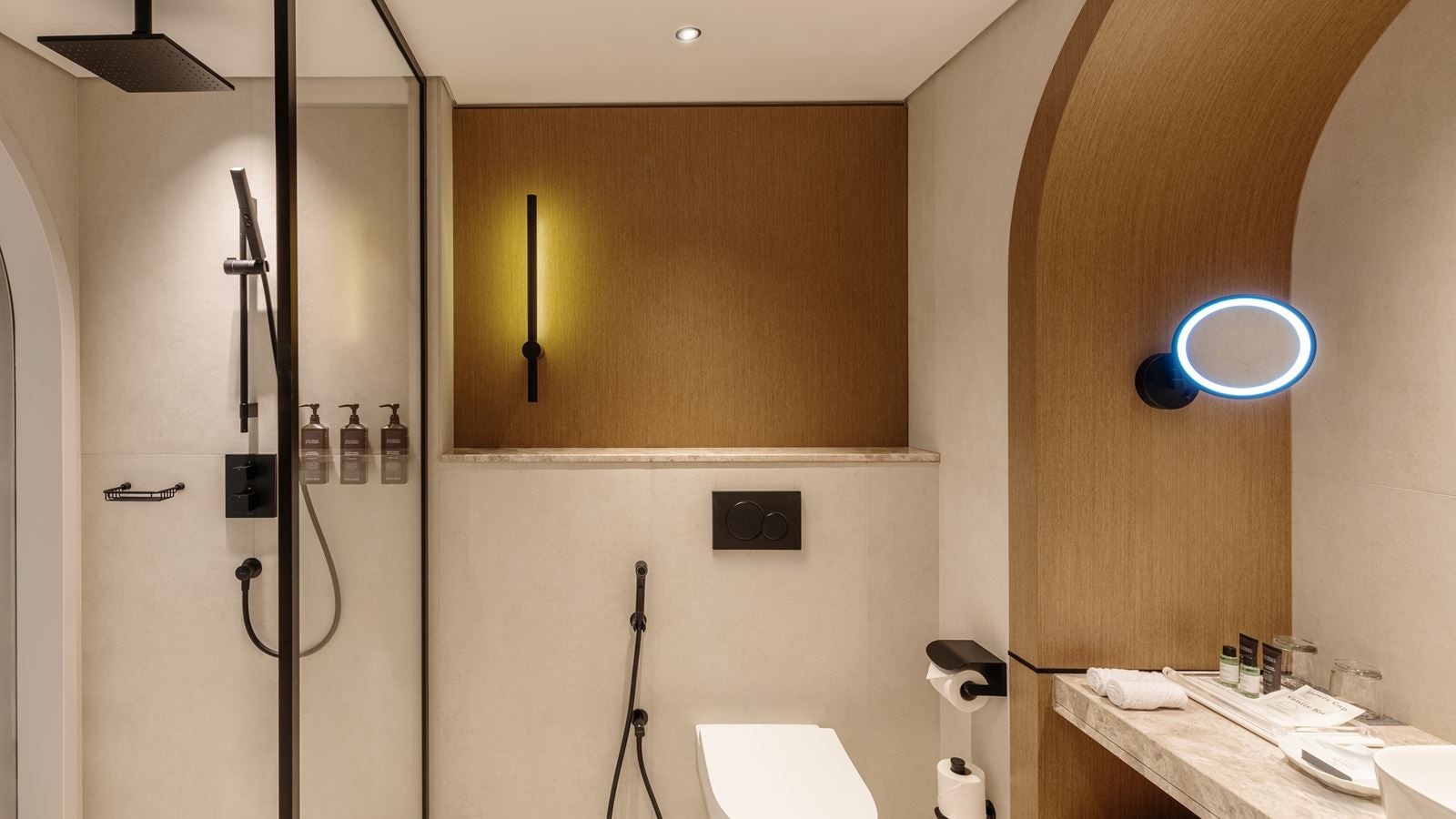 rooms-triple-deluxe-room