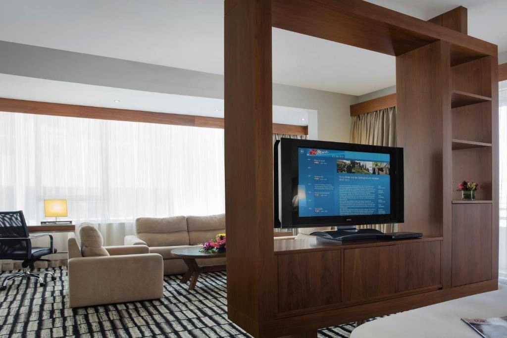 rooms-spacious-studio-with-balcony