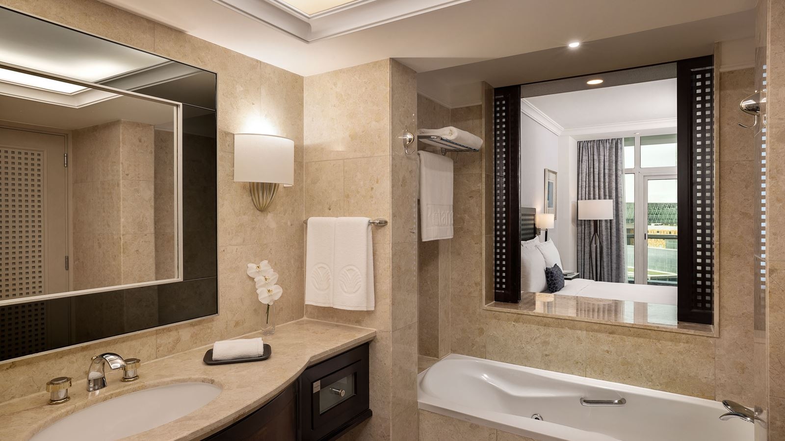 rooms-spacious-sea-view-room-with-balcony