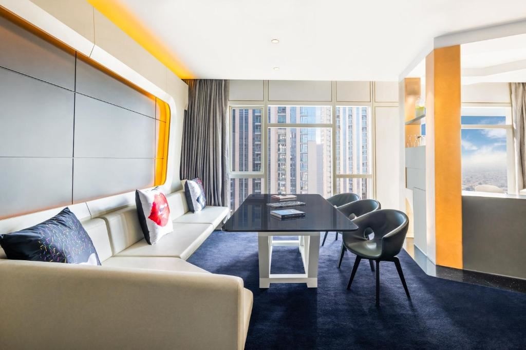 rooms-king-mega-suite