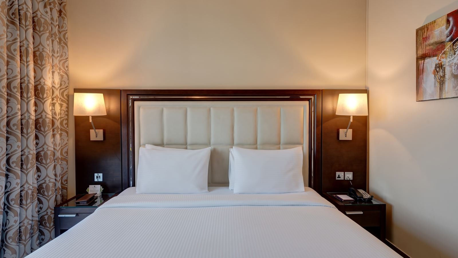 rooms-superior-room-city-view