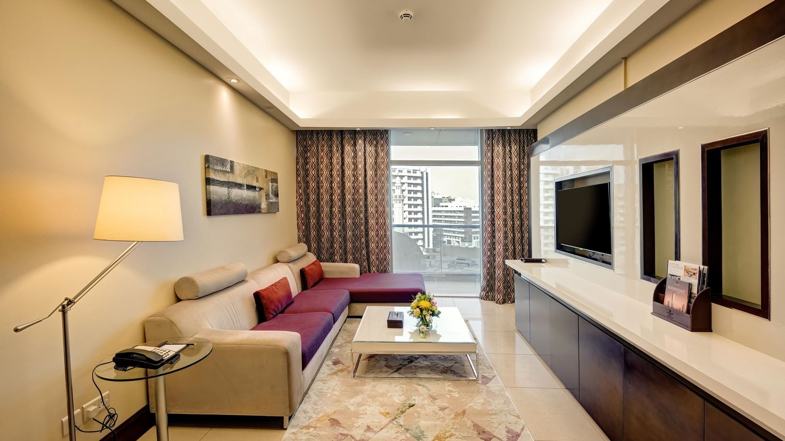 rooms-deluxe-one-bedroom-suite-city-view