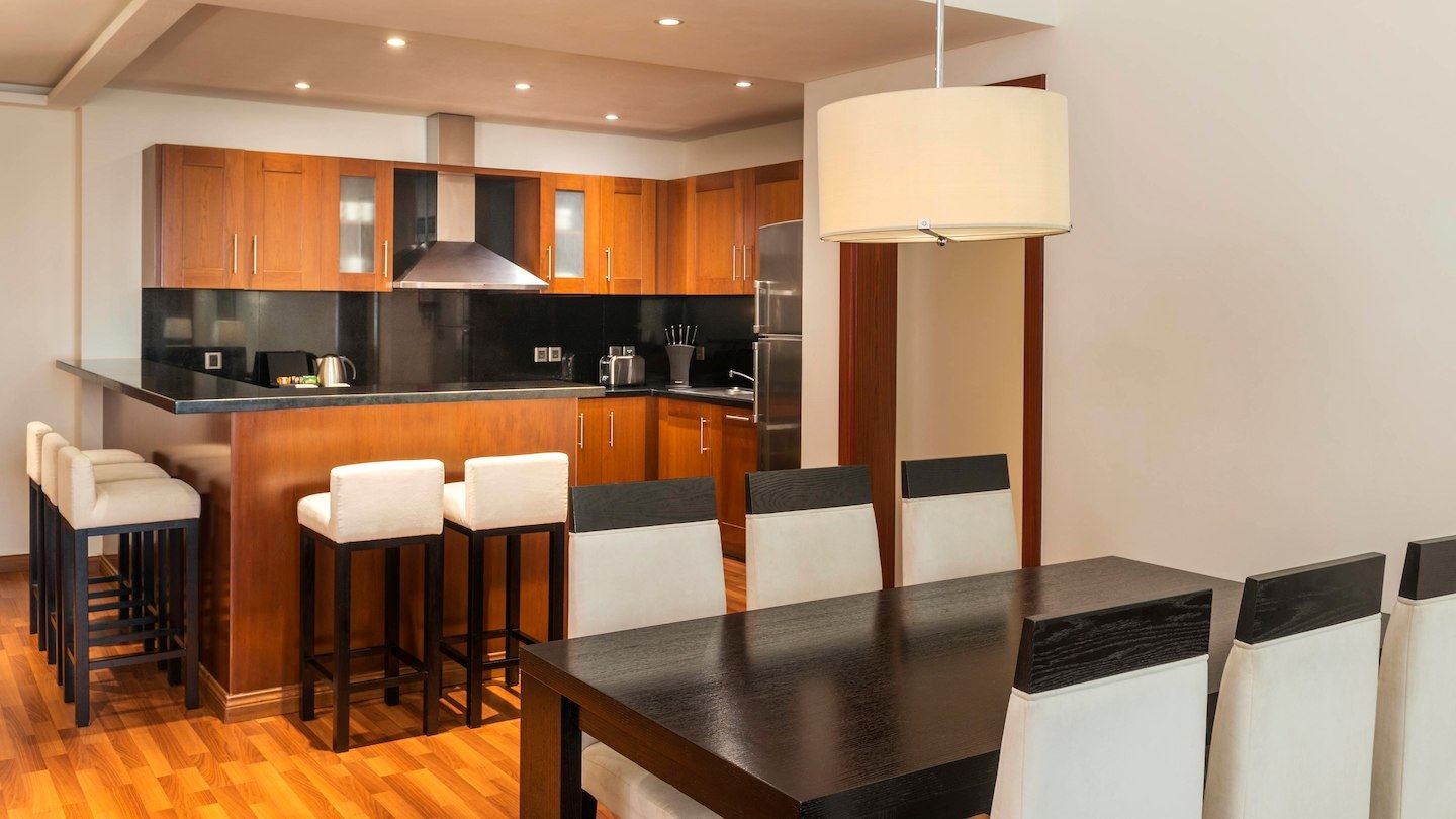 rooms-three-bedroom-tower-2-suite