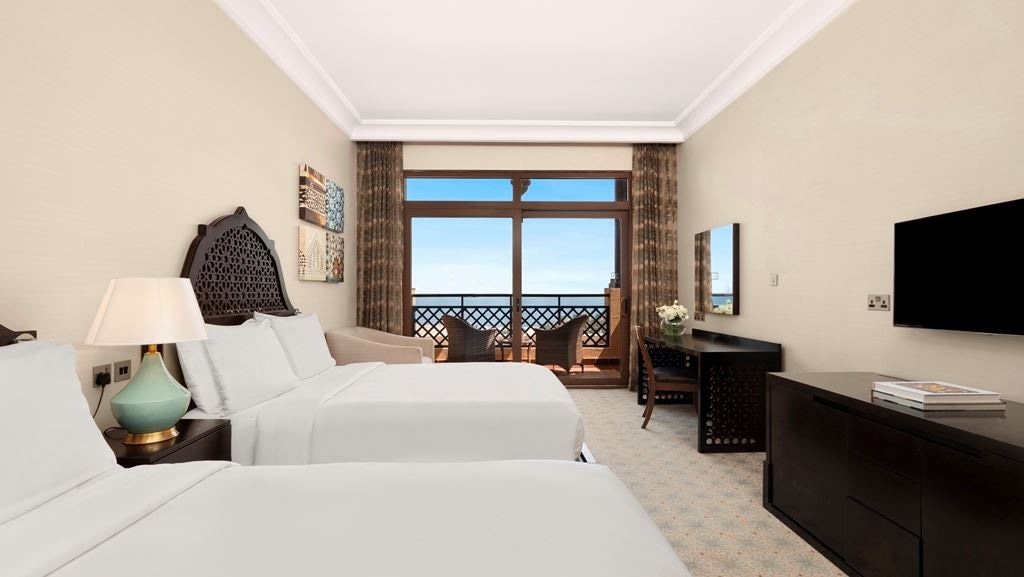 rooms-family-room-sea-view