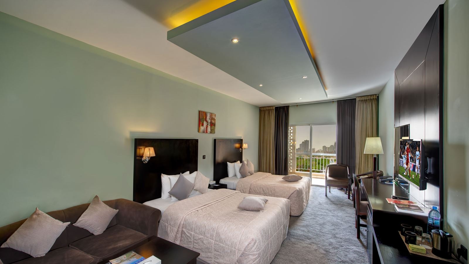 rooms-deluxe-room-city-view