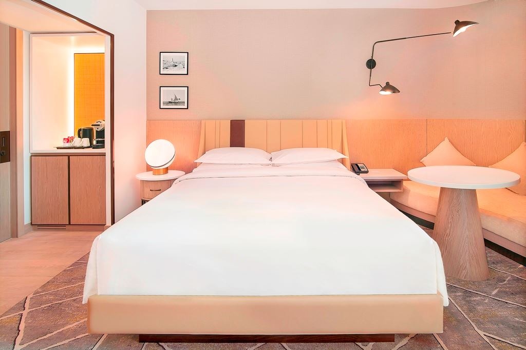 rooms-club-city-view