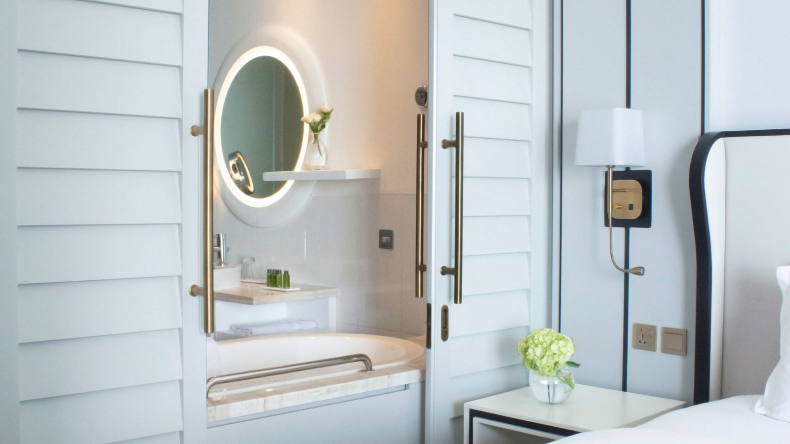 rooms-superior-king-room