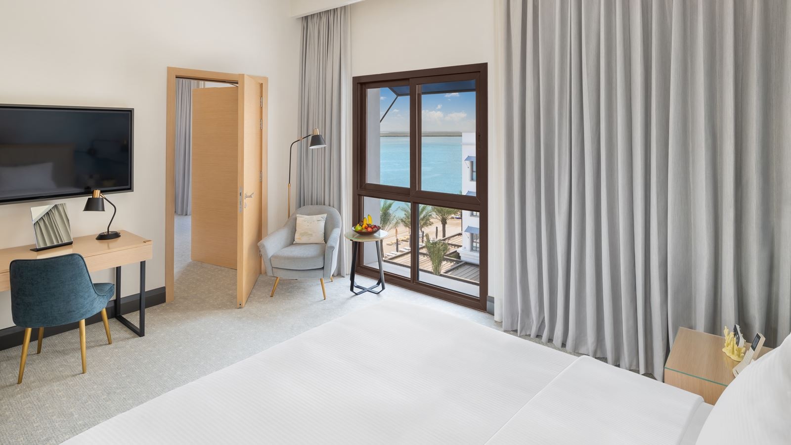 rooms-family-deluxe-room-ocean-view