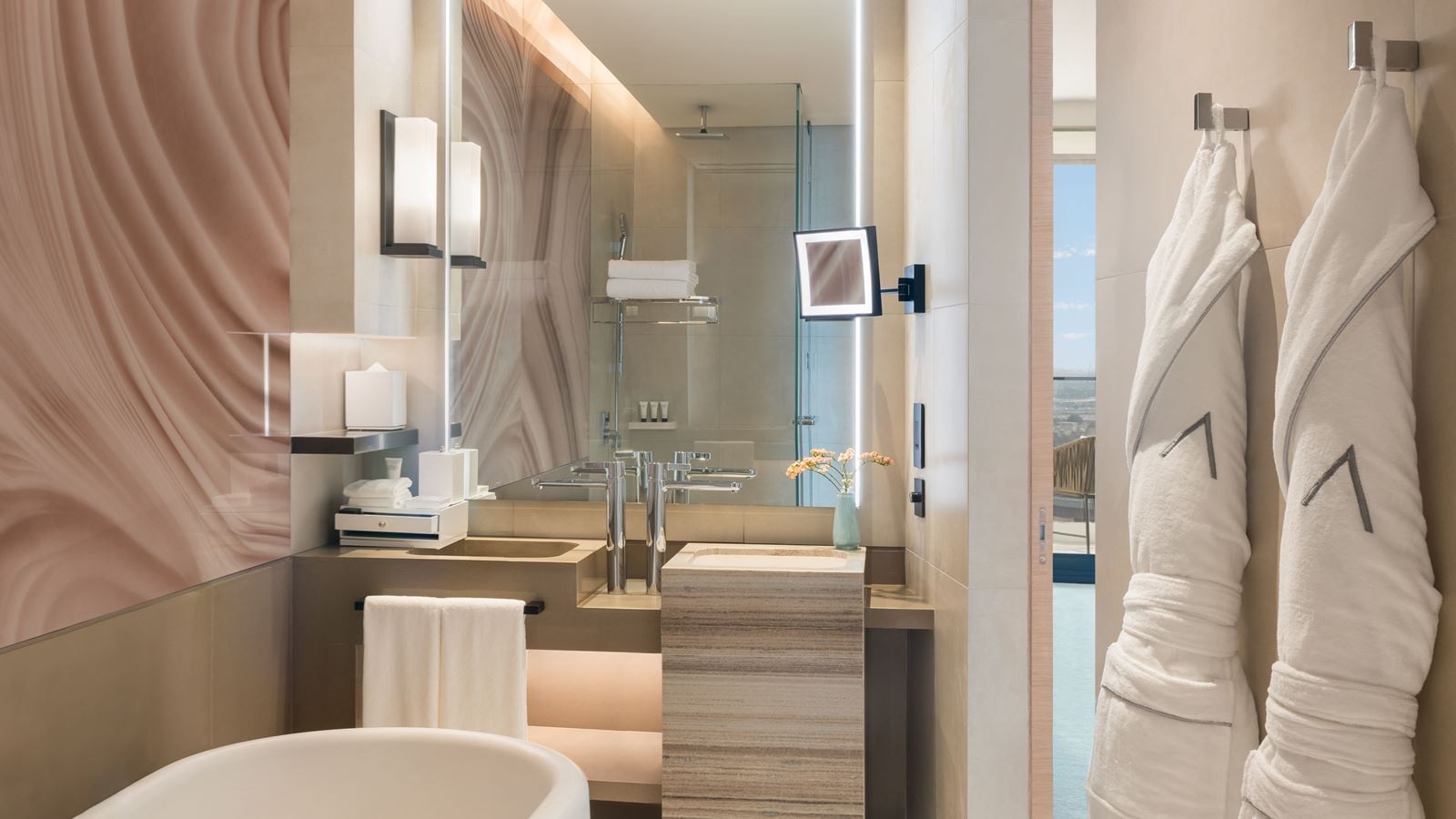 rooms-deluxe-marina-view-with-balcony