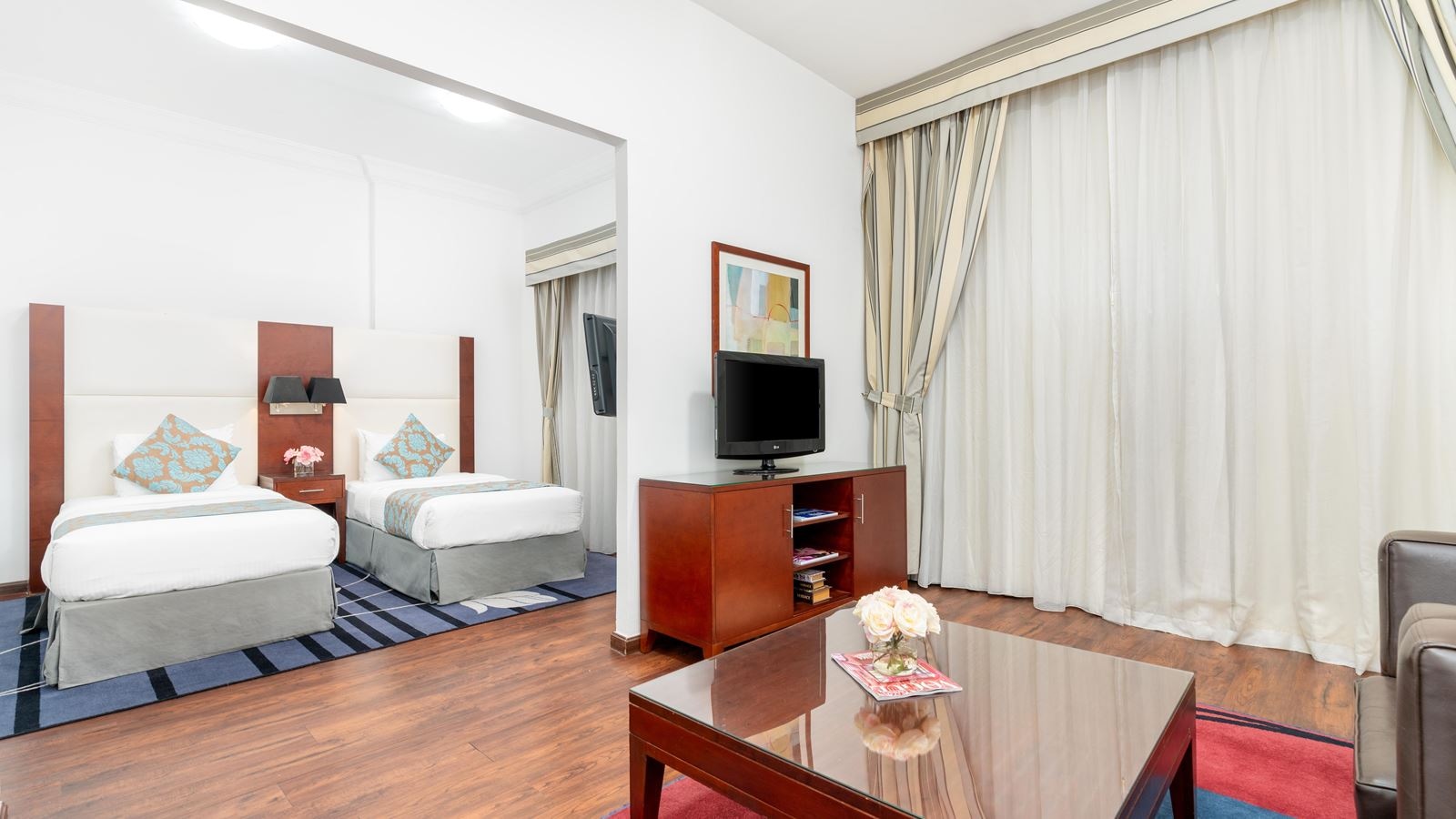 rooms-deluxe-room