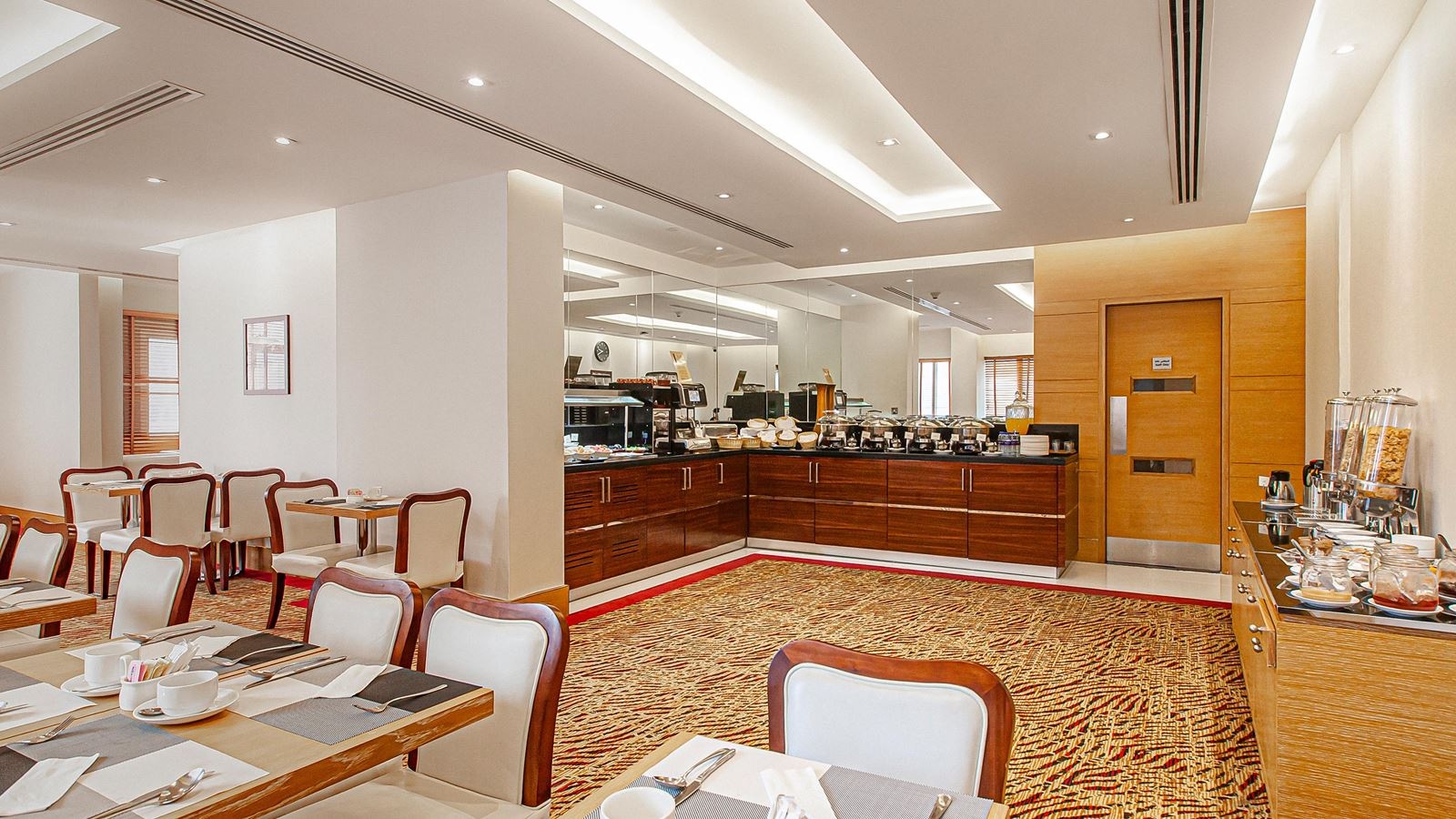 rooms-deluxe-room