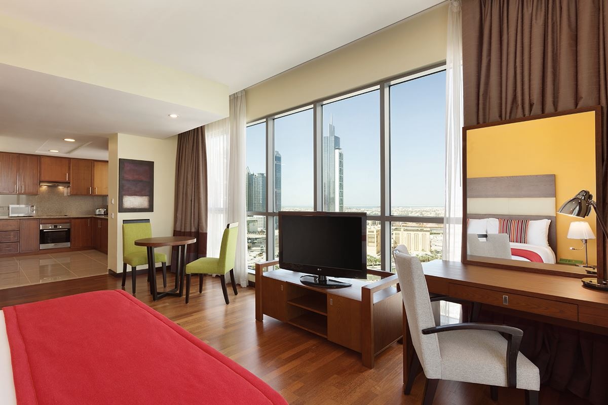 rooms-junior-suite-burj-khalifa-and-fountain-view