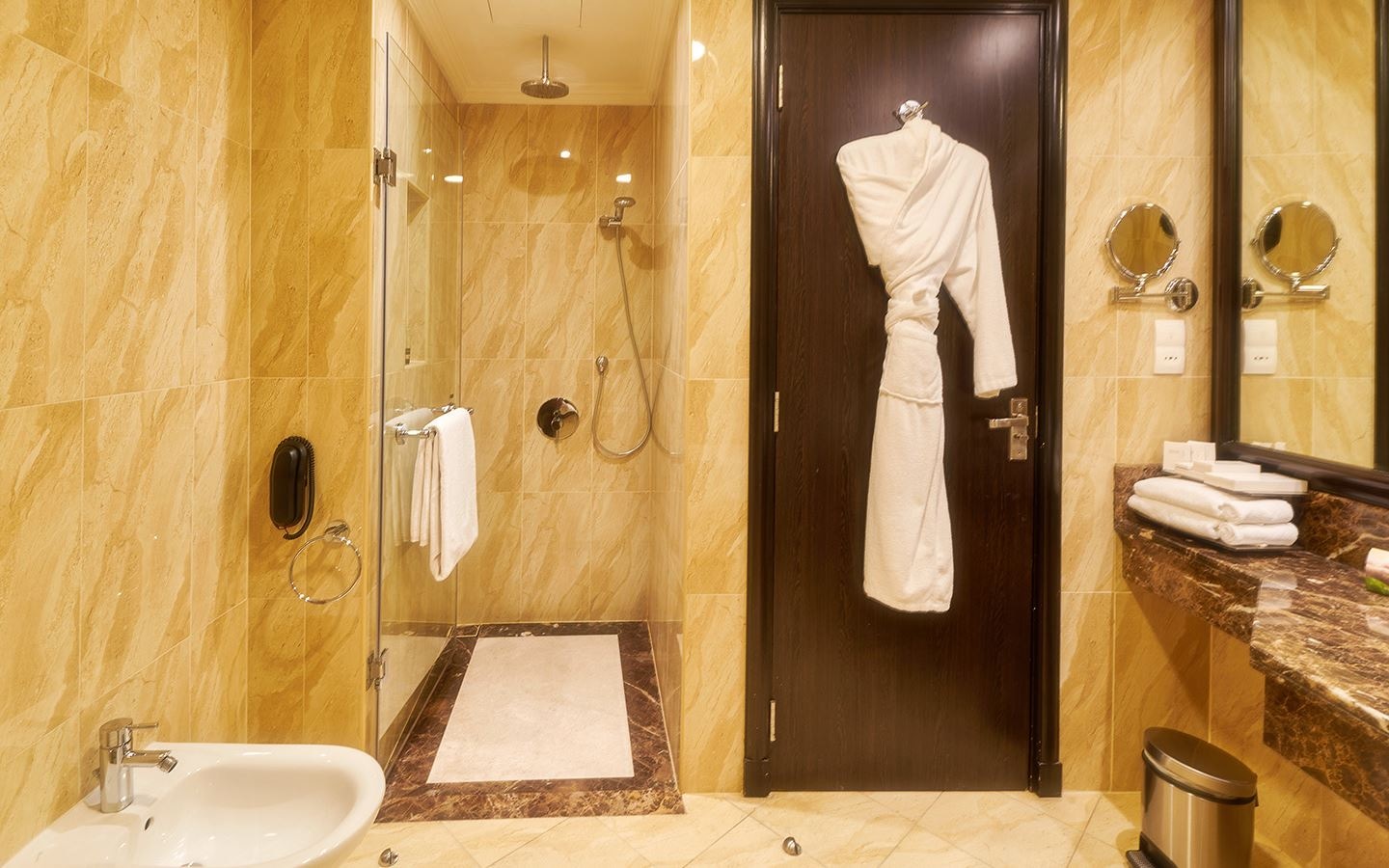 rooms-one-bedroom-suite