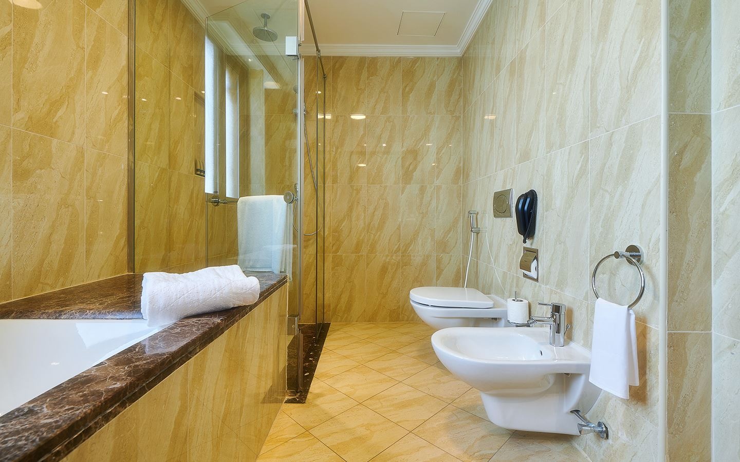 rooms-two-bedroom-suite