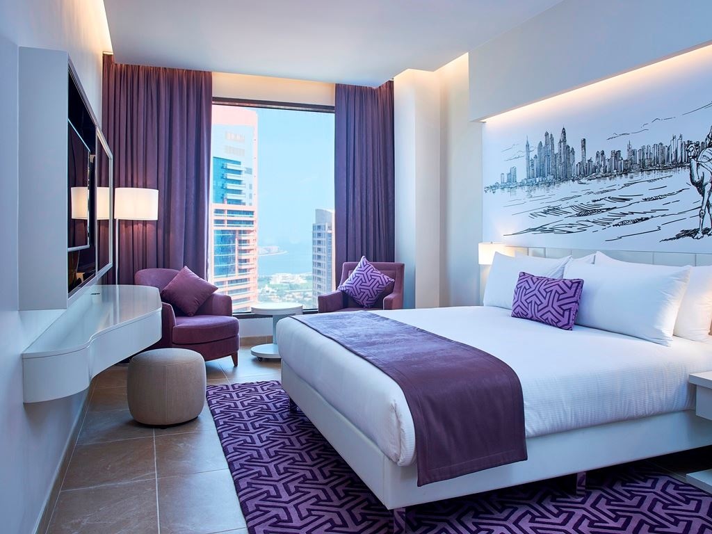 rooms-2-bedroom-suite-skyline-view