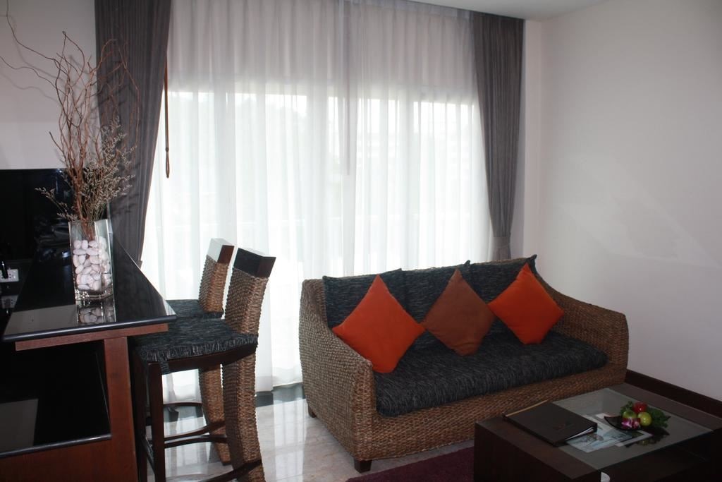 rooms-1-bedroom-junior-suite