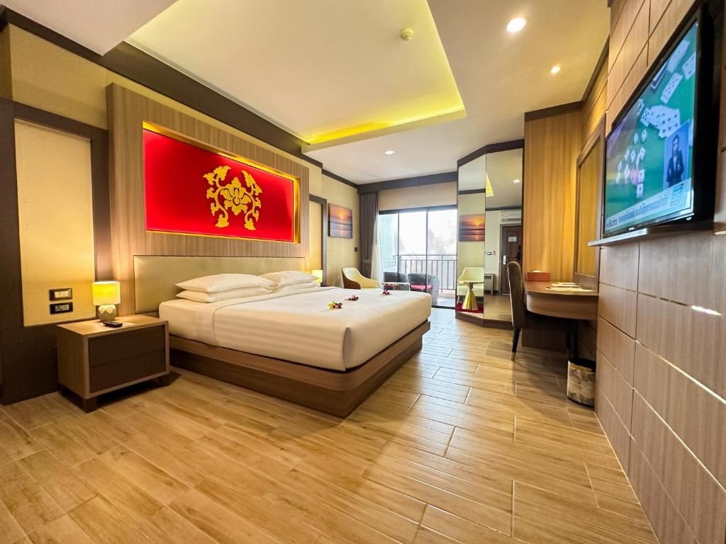 rooms-deluxe-balcony-king