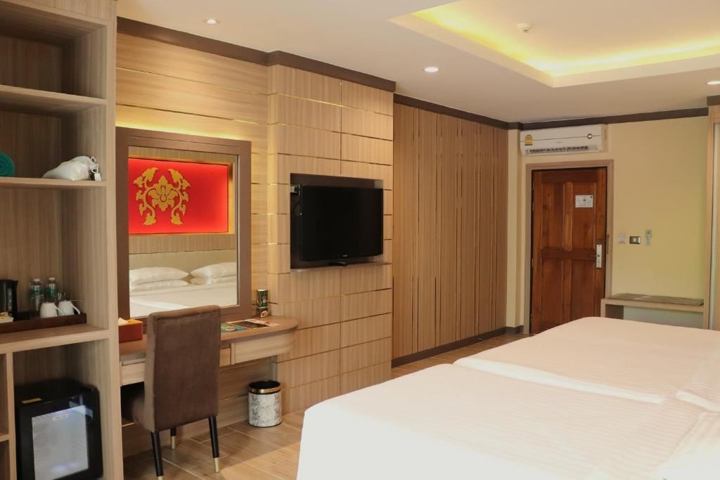 rooms-deluxe-balcony-twin